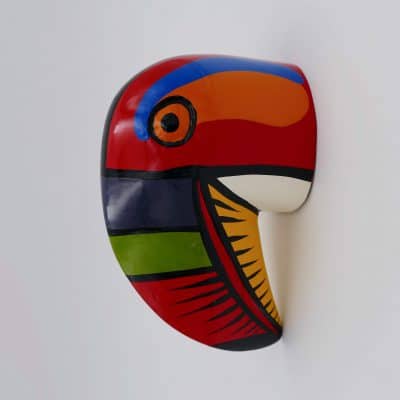 Wood wall decoration: A toucan head that looks so nice in kids bedrooms