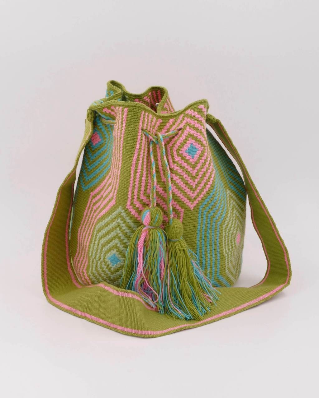 Wayuu ethnic bag Akua Green and pink l Ethnic shoulder bag l Ocasa
