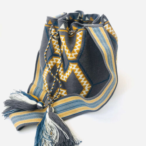 Handmade shoulder wayuu bag