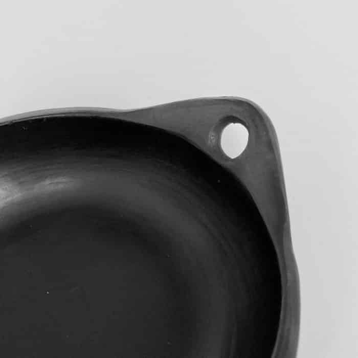 Black terracotta pottery l Round dish with handles