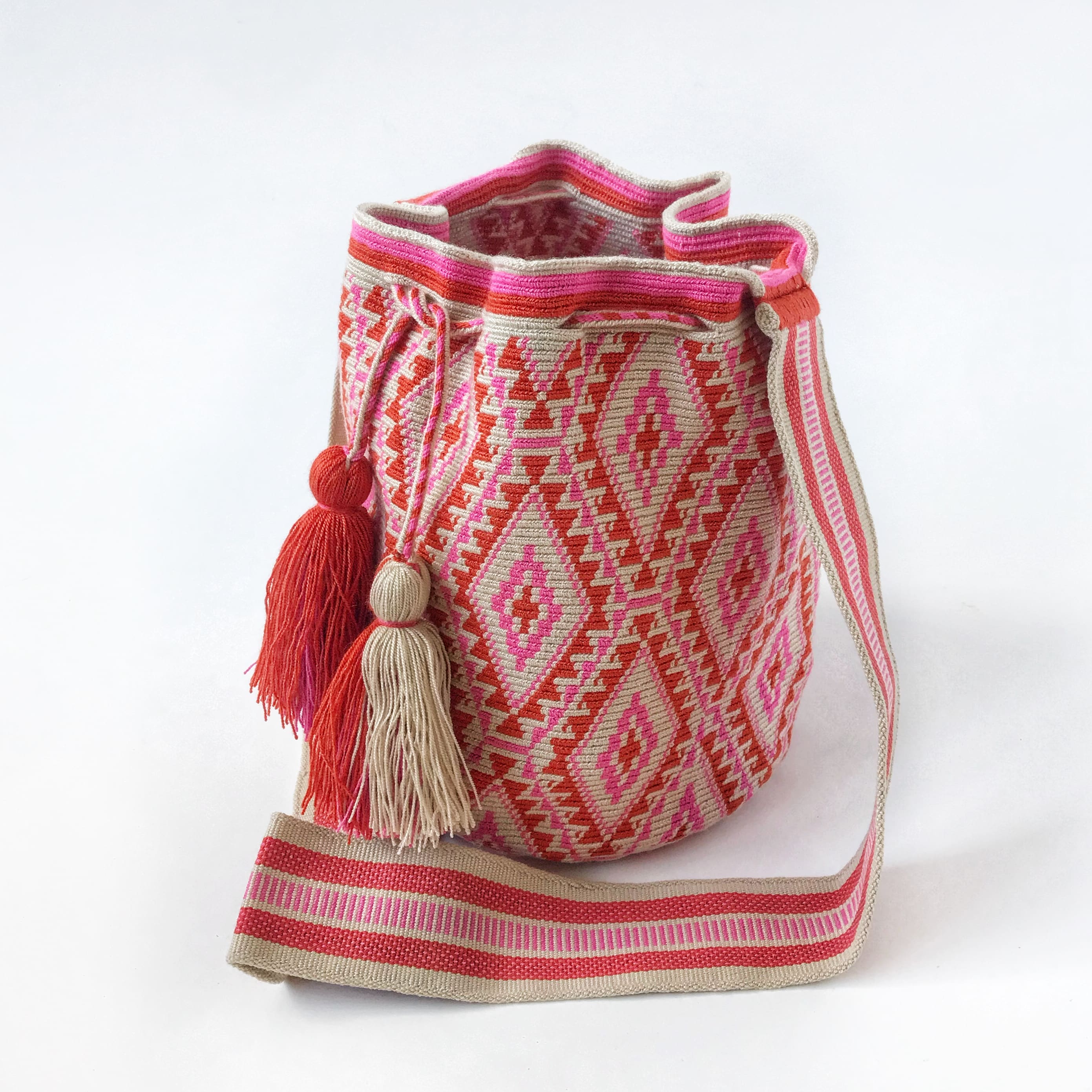 Vintage Columbia wayuu bag Colombian wayuu hand-woven bag - Shop  YUZIVINTAGE Messenger Bags & Sling Bags - Pinkoi